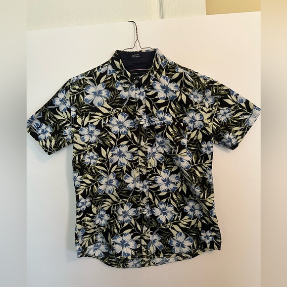 TOMMY HILFIGER HAWAIIAN BLUE/GREEN AND BLACK SHORT SLEEVE SHIRT - Picture 4 of 6